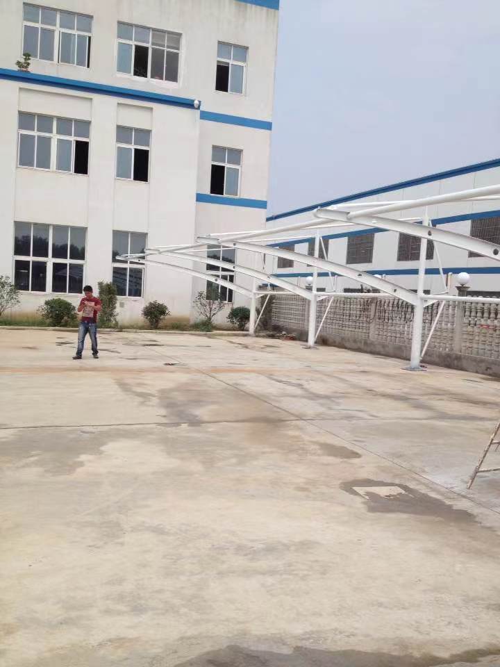 江蘇牧羊人服飾膜結構車棚